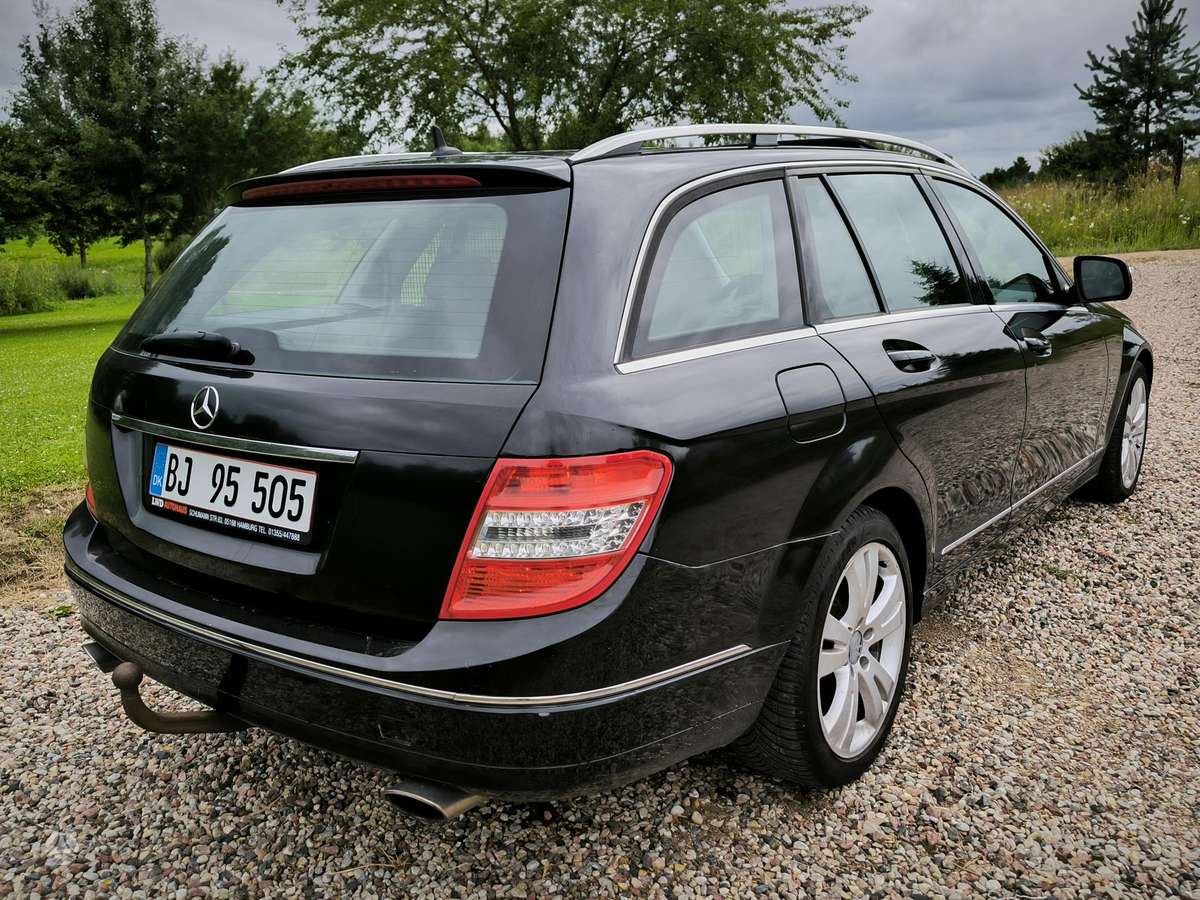 Mercedes-Benz C320 2008 — двигун 2987 cm³, 224 HP (165kW)