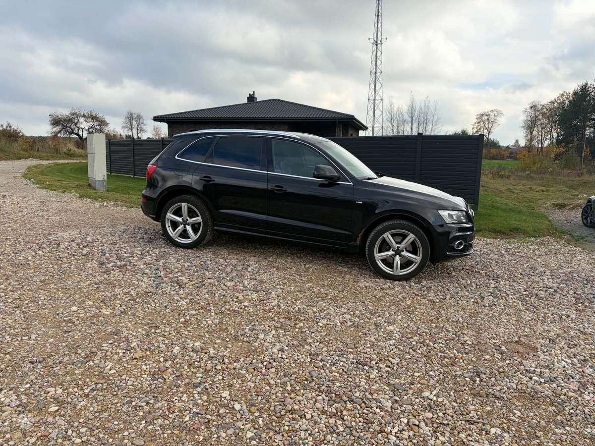 Audi Q5 2009 — салон