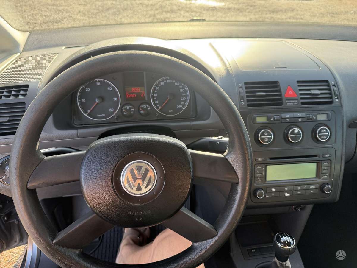 Volkswagen Touran 2005 — photo 13