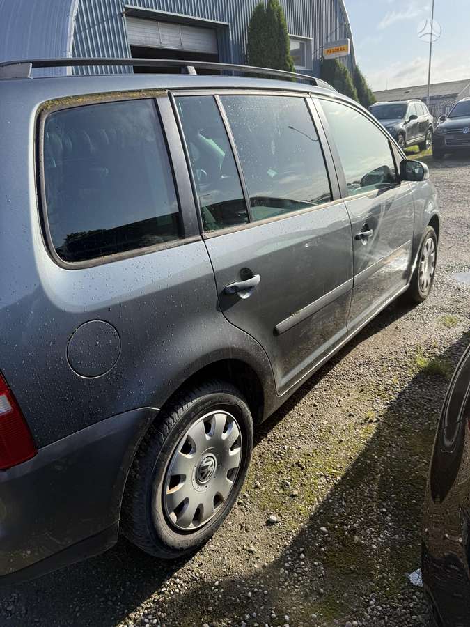 Volkswagen Touran 2005 — interior