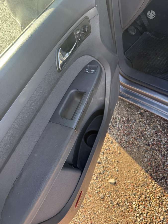 Volkswagen Touran 2005 — photo 9