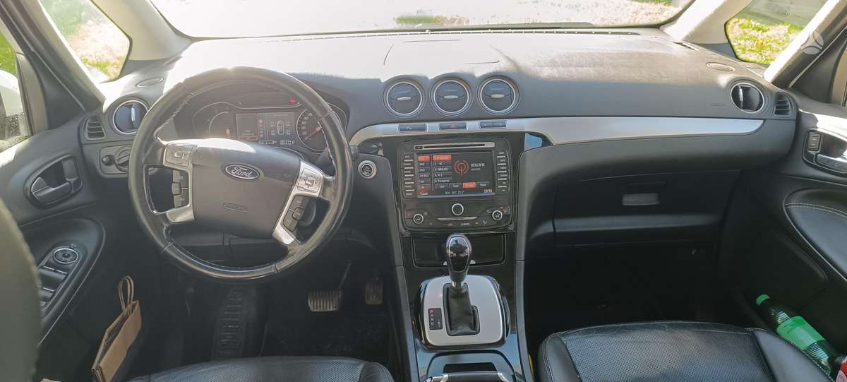 Ford Galaxy 2014 — photo 9