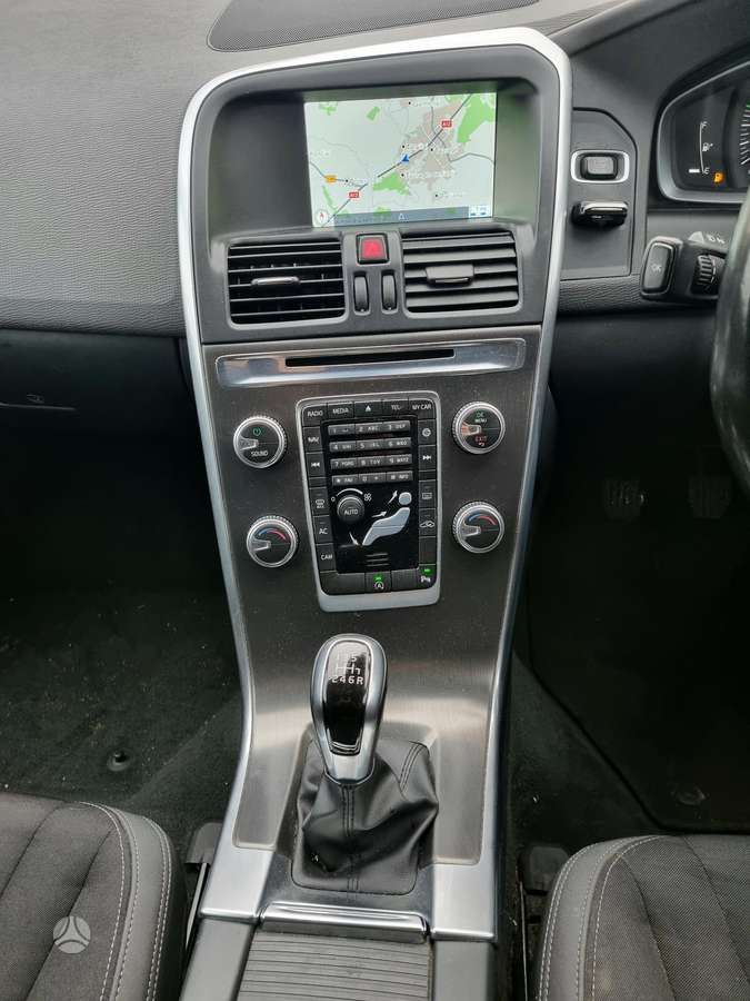 Volvo XC60 2014 — photo 17
