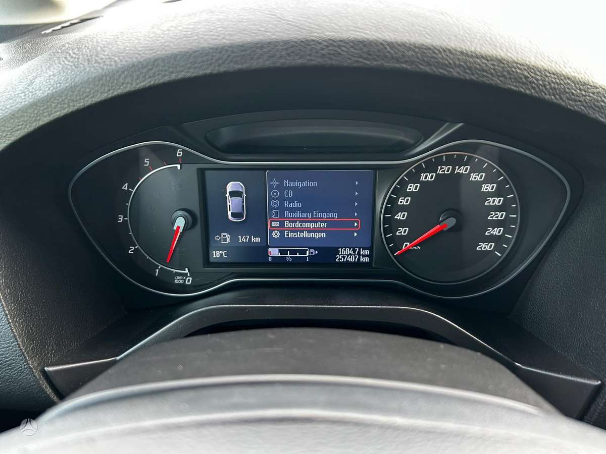 Ford Galaxy 2010 — photo 11