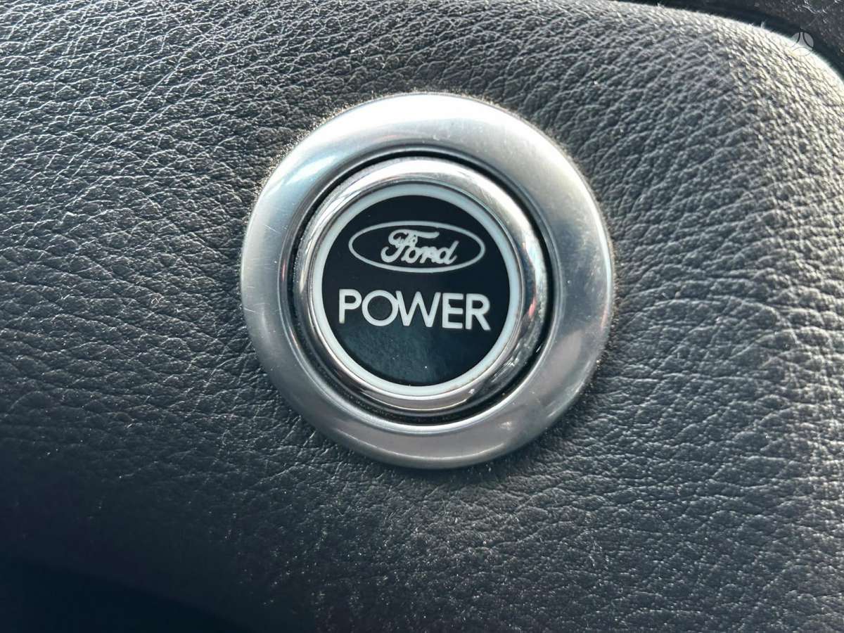 Ford Galaxy 2010 — photo 25