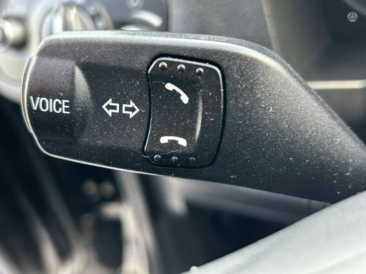 Ford Galaxy 2010 — photo 26