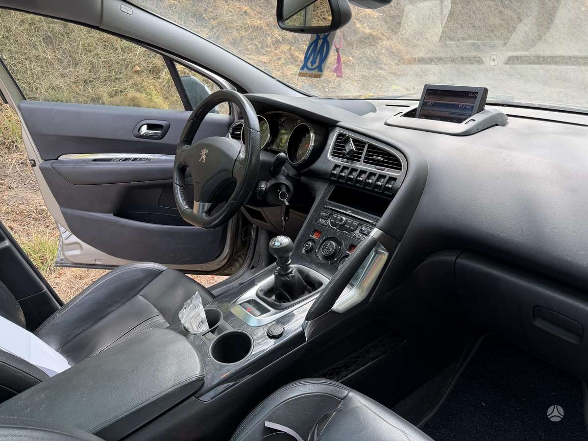 Peugeot 3008 2010 — photo 16