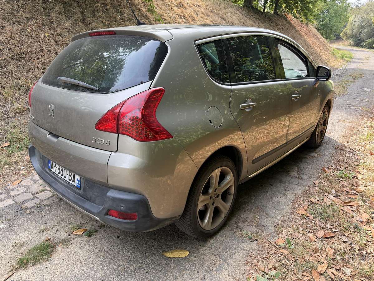 Peugeot 3008 2010 — photo 5