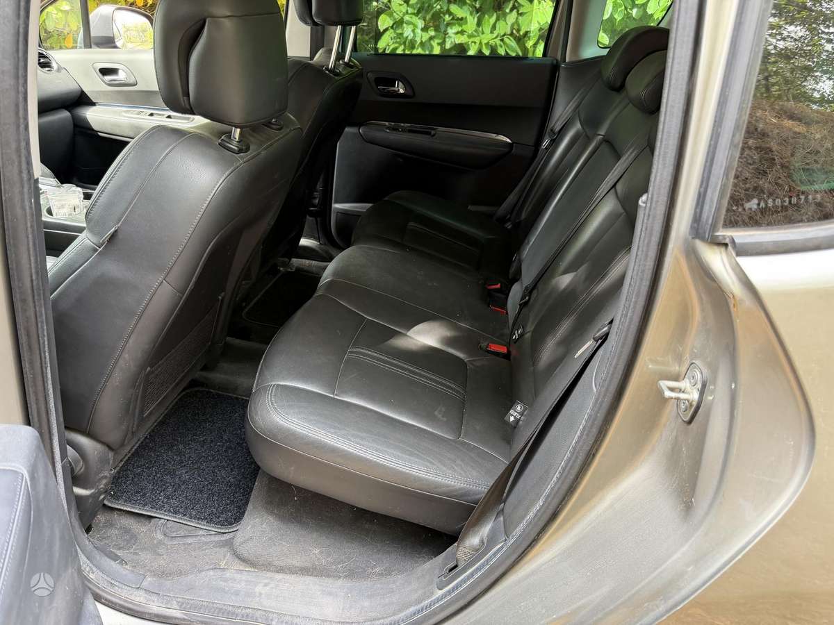 Peugeot 3008 2010 — photo 8