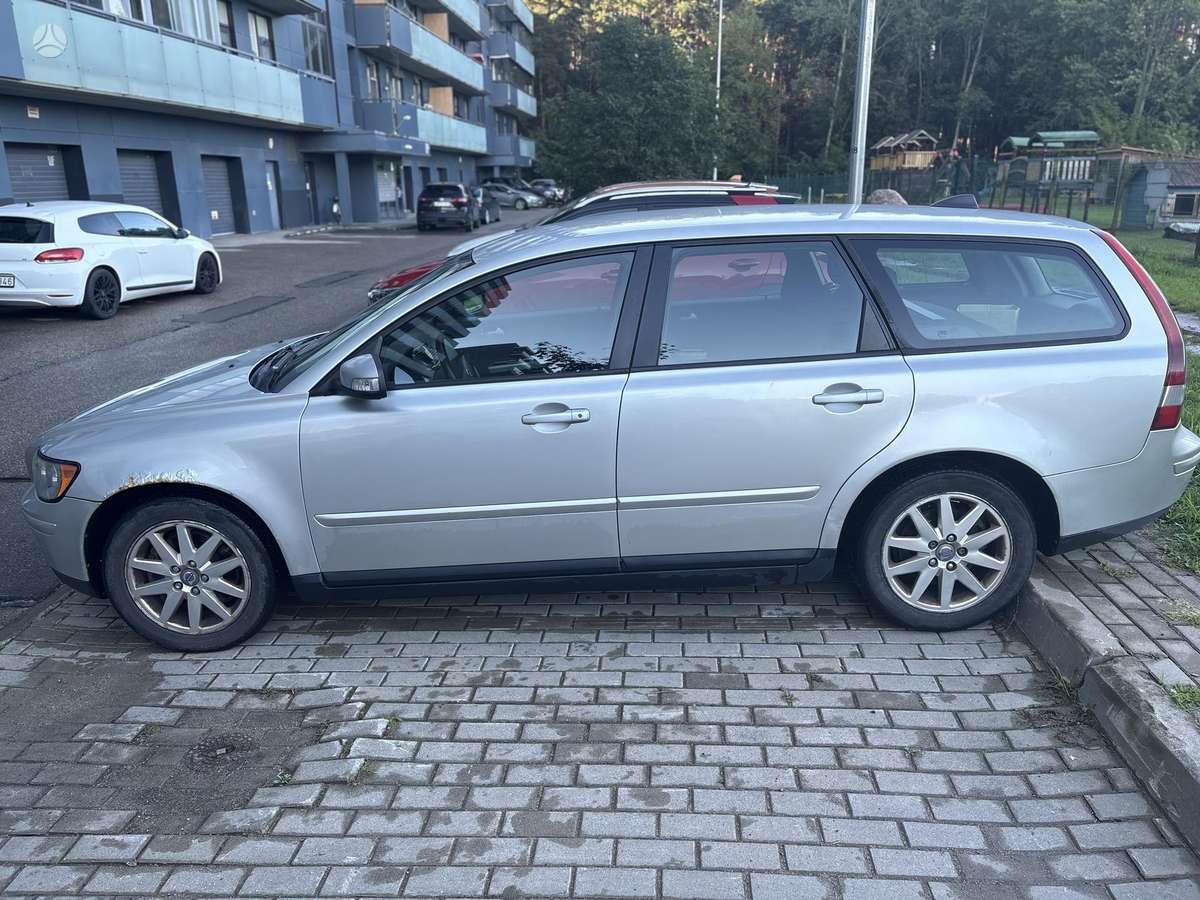 Volvo V50 2007 — вигляд ззаду