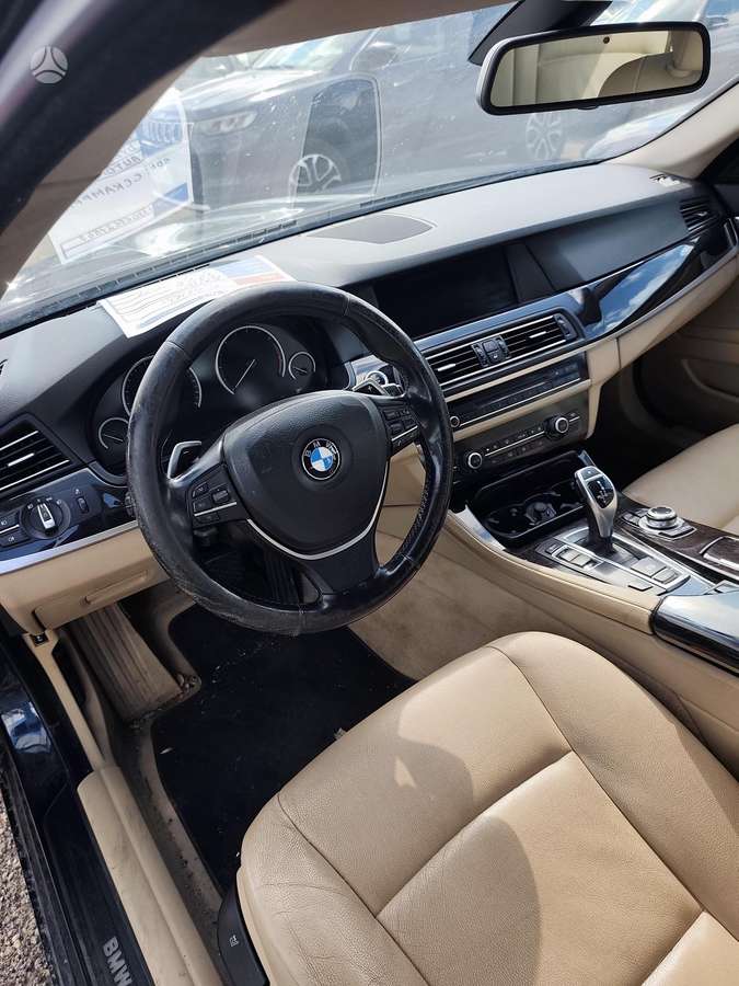 BMW 520 2011 — photo 7