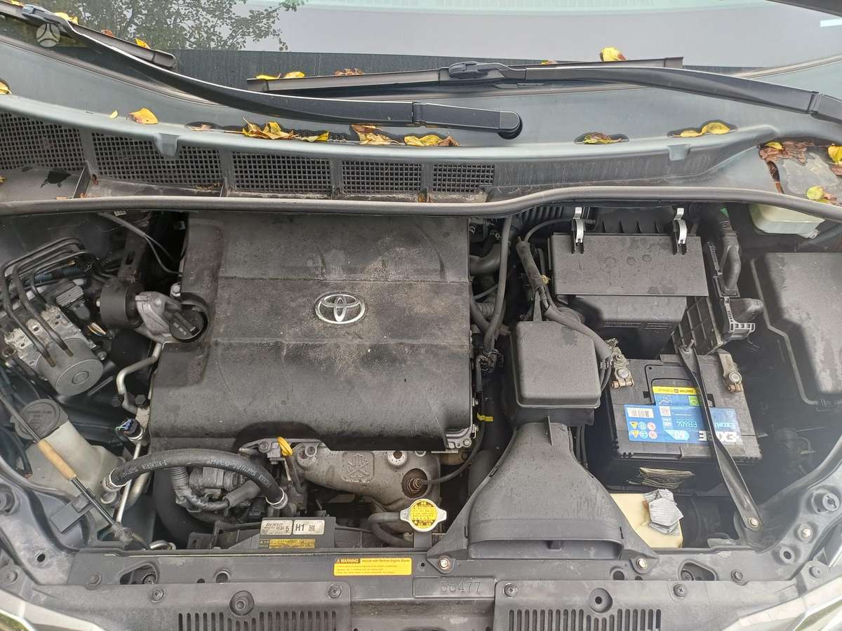 Toyota Sienna 2010 — photo 14