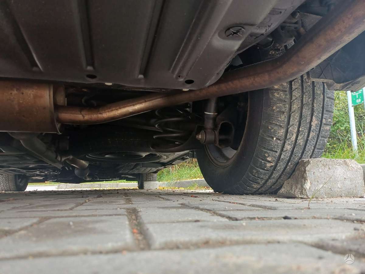 Toyota Sienna 2010 — photo 17