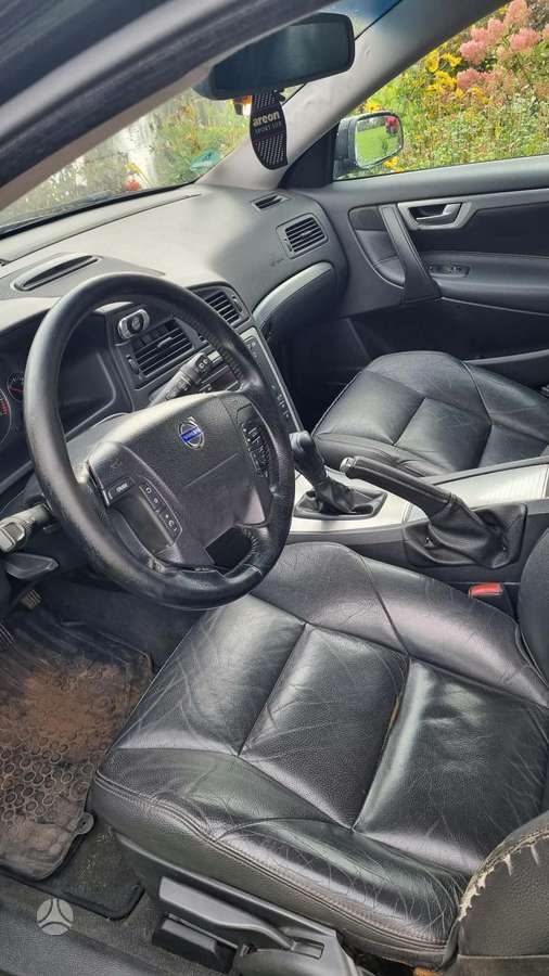Volvo V70 2006 — engine 2401 cm³, 185 HP (136kW)