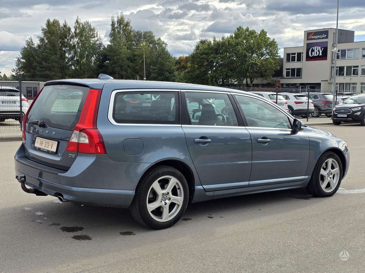 Volvo V70 2012 — photo 6