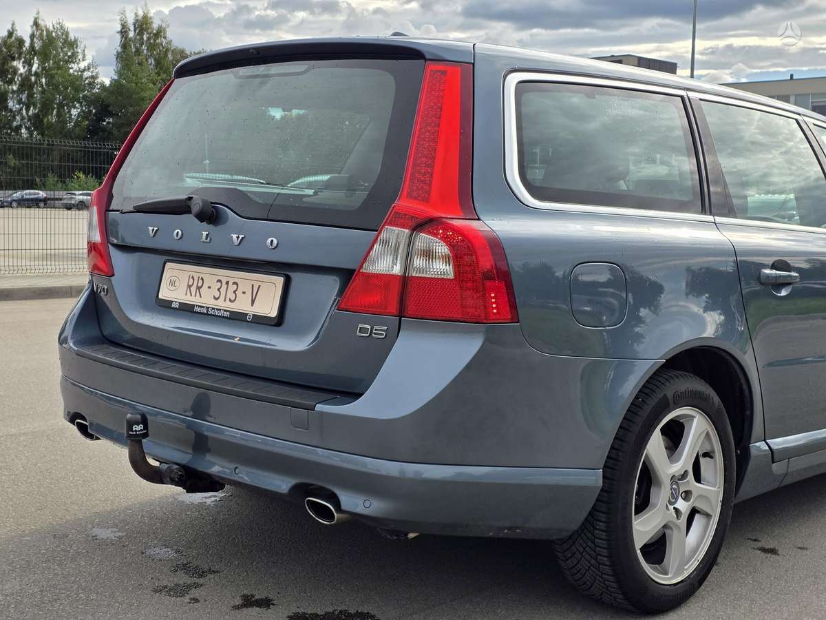 Volvo V70 2012 — photo 7