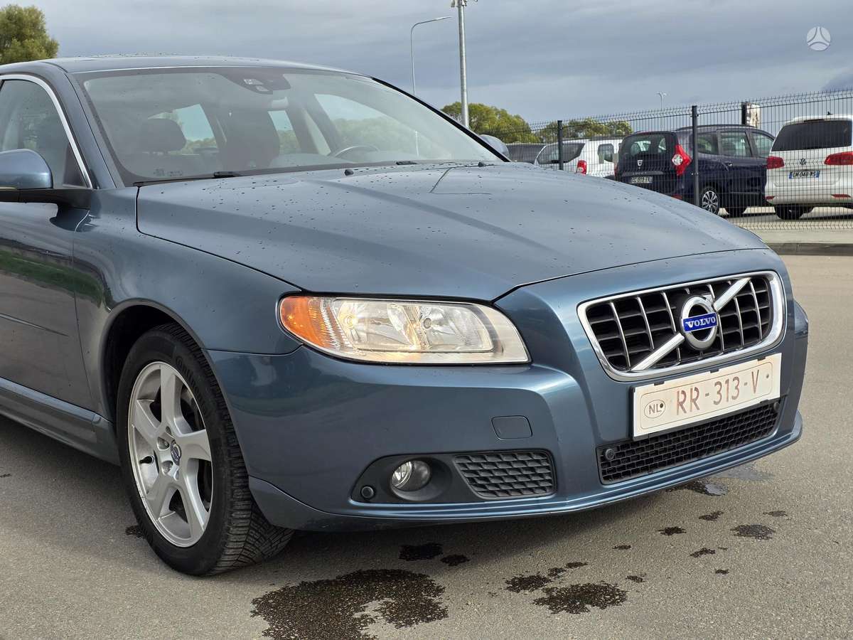 Volvo V70 2012 — photo 8