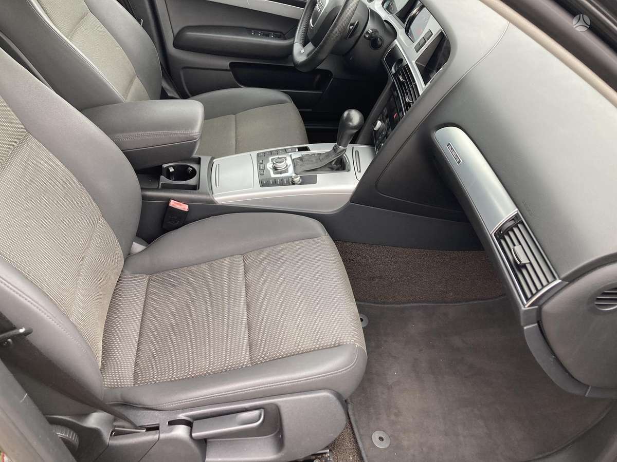 Audi A6 2010 — photo 11