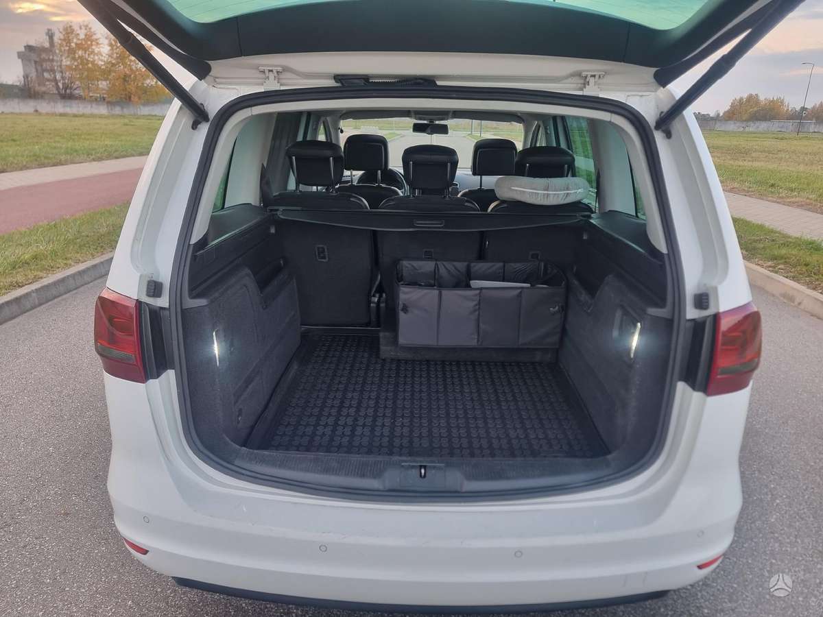 Volkswagen Sharan 2012 — photo 16