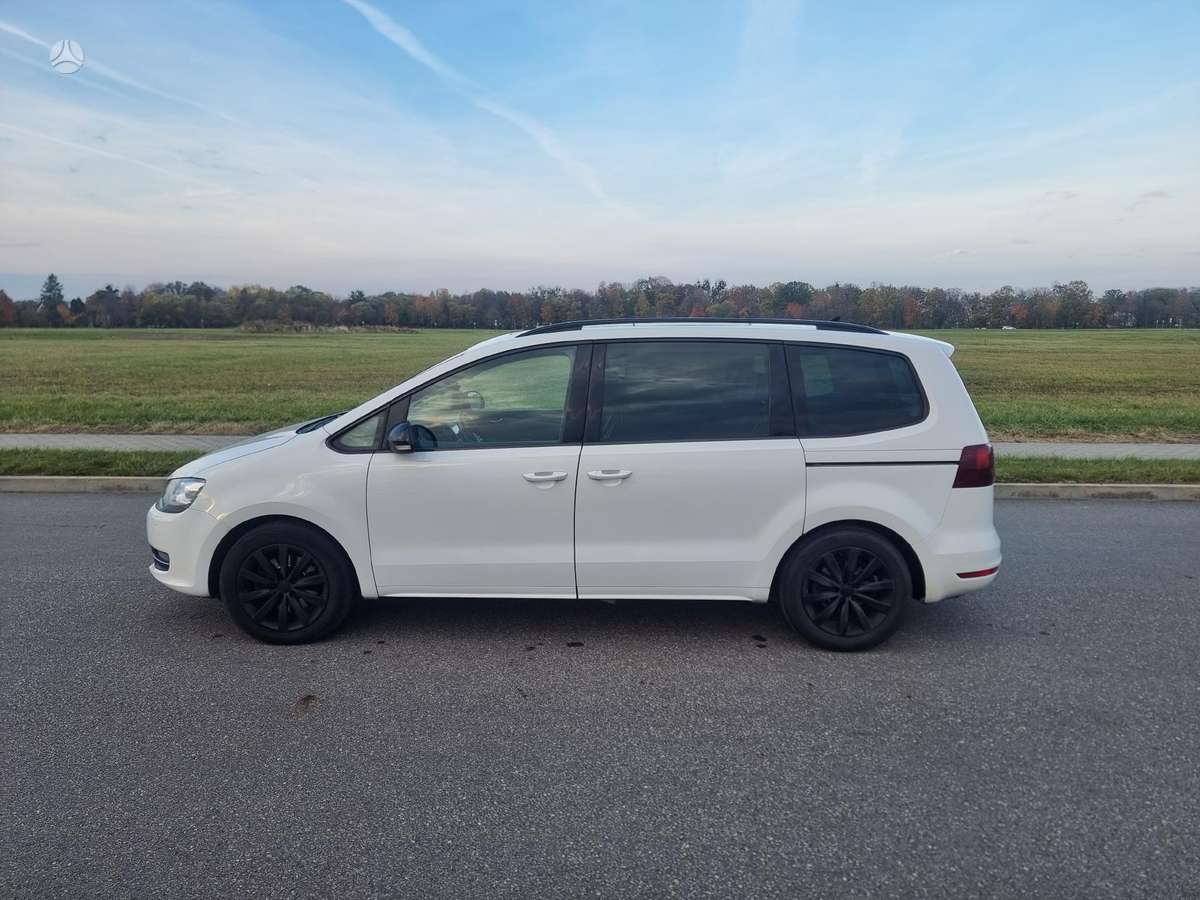 Volkswagen Sharan 2012 — photo 8