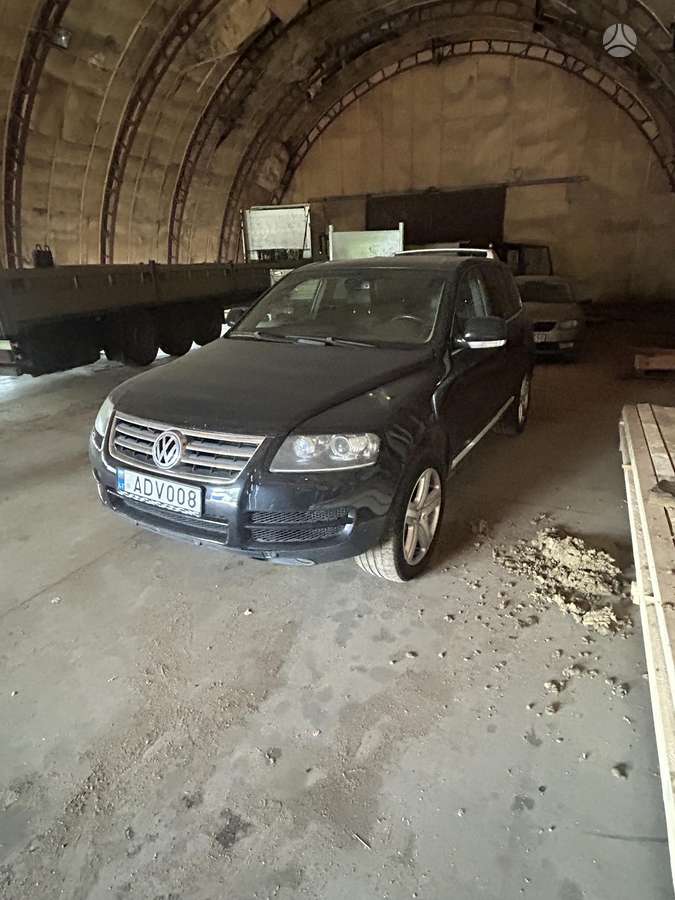 Volkswagen Touareg 2006 — rear view