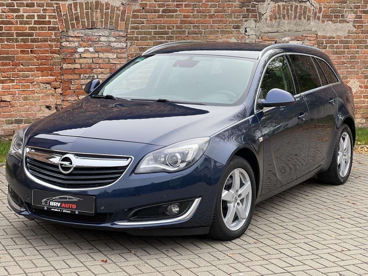 Opel Insignia 2014 — вигляд ззаду
