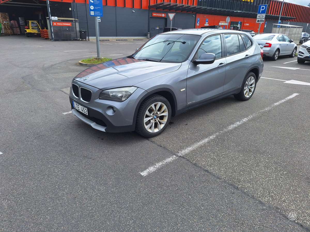 BMW X1 2010 — photo 10