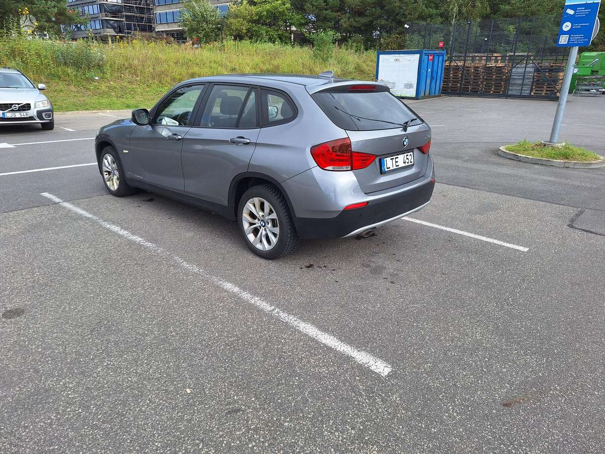 BMW X1 2010 — photo 12