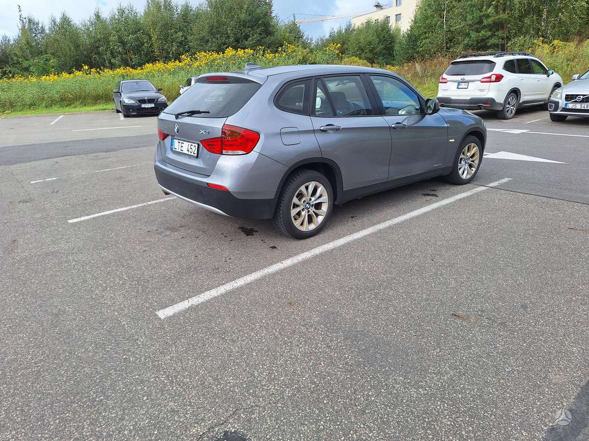 BMW X1 2010 — photo 14