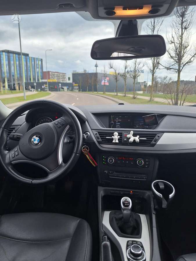 BMW X1 2010 — photo 6
