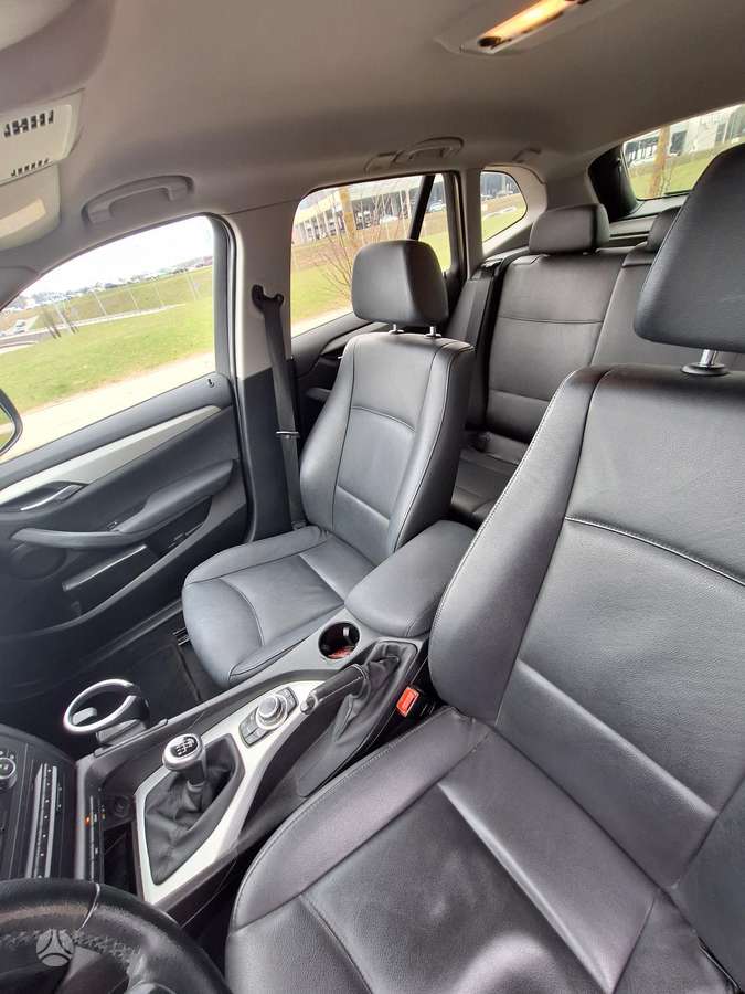 BMW X1 2010 — photo 7