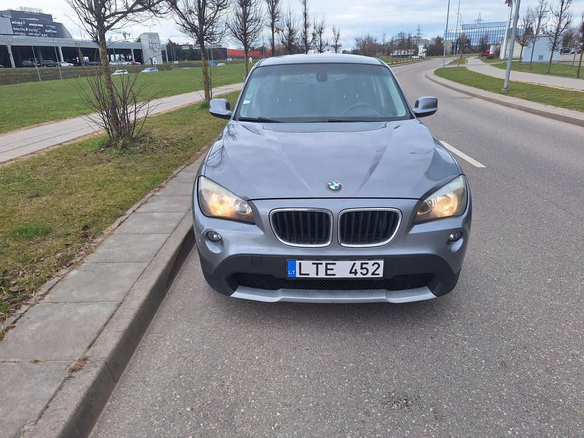 BMW X1 2010 — photo 8