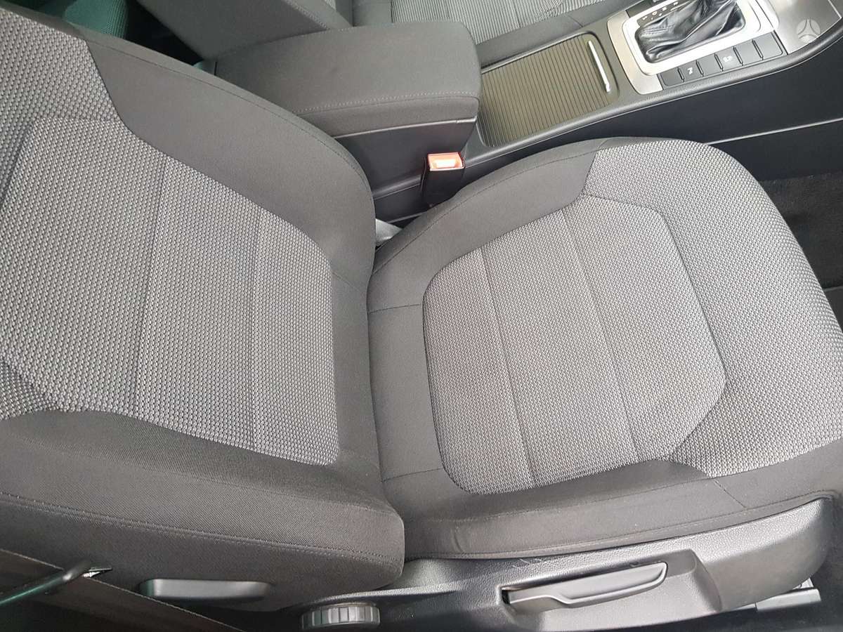 Volkswagen Passat 2014 — photo 28