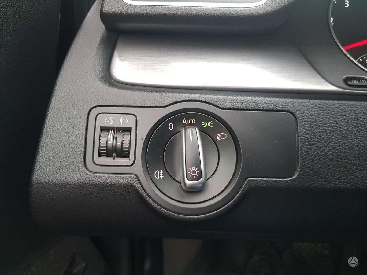 Volkswagen Passat 2014 — photo 30
