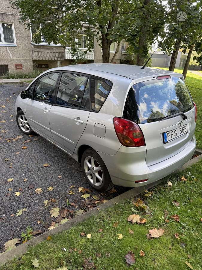 Toyota Corolla 2004 — photo 5