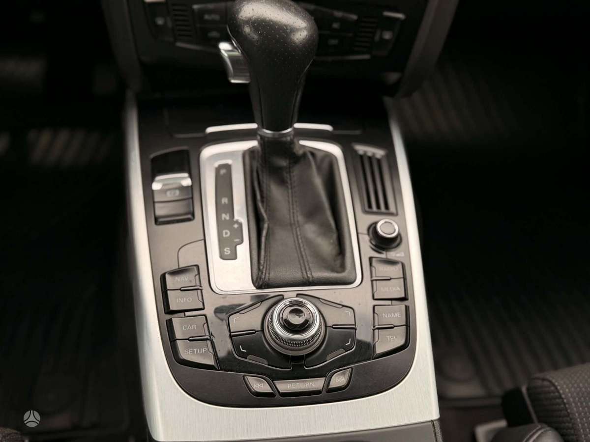 Audi A4 2011 — photo 15