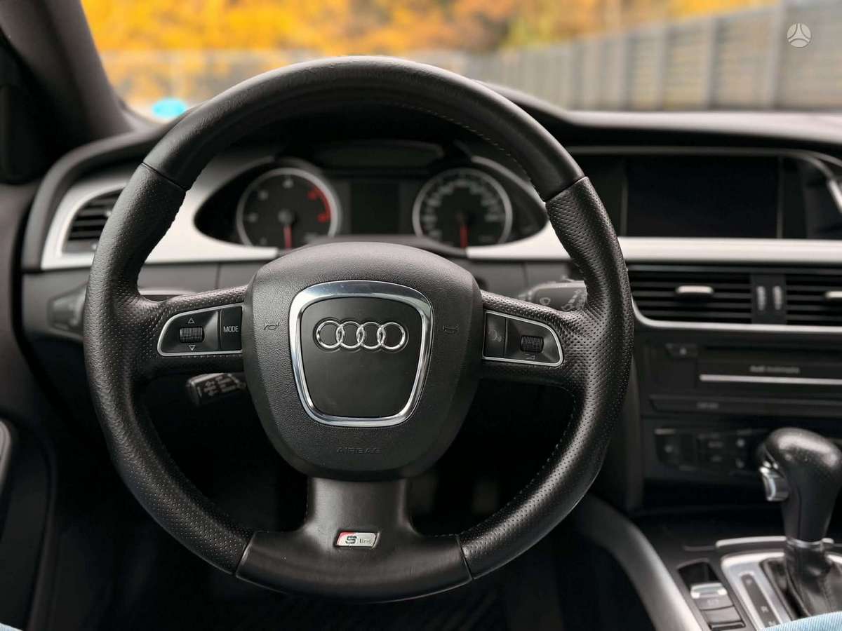 Audi A4 2011 — photo 16
