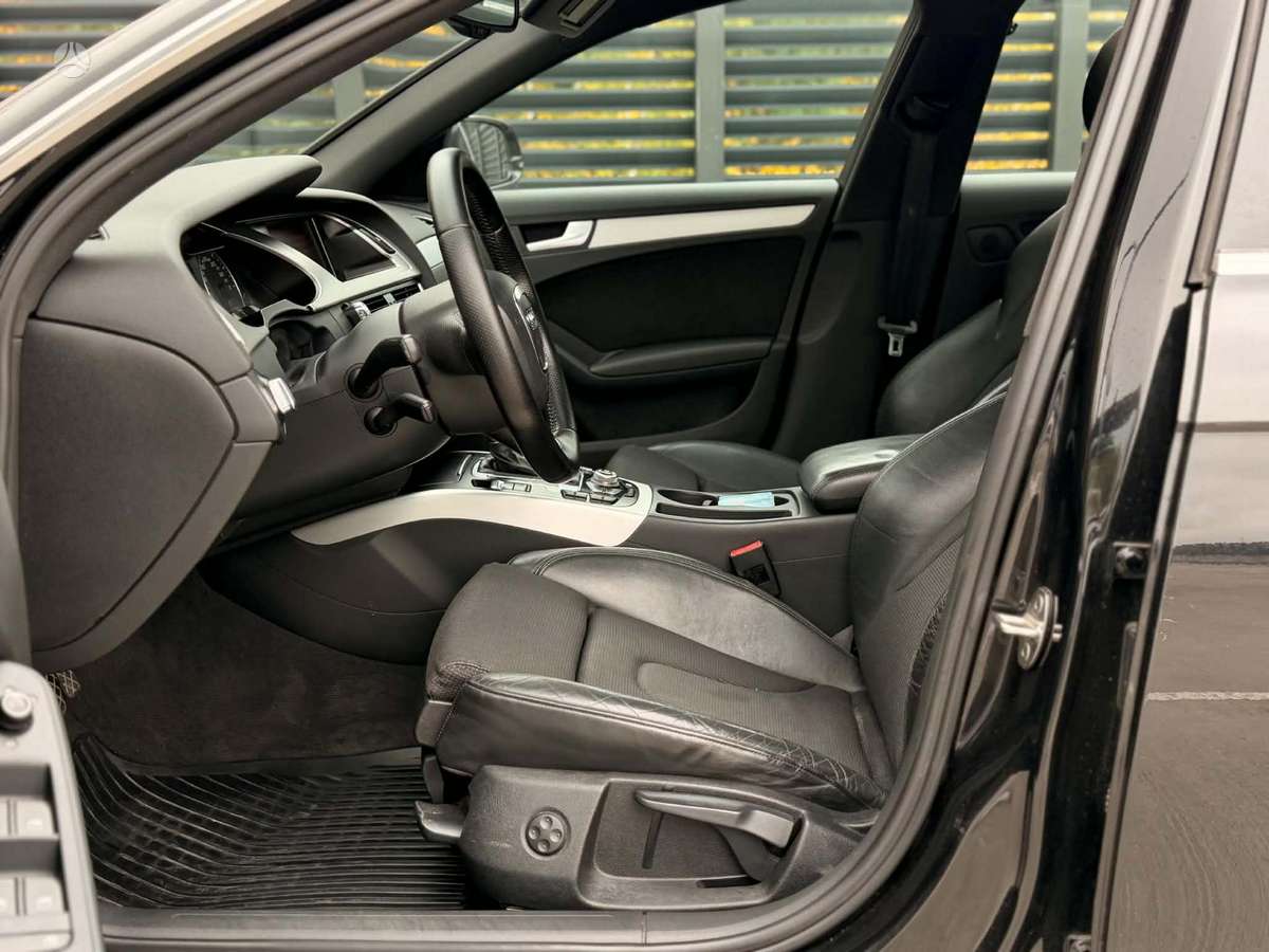 Audi A4 2011 — photo 7