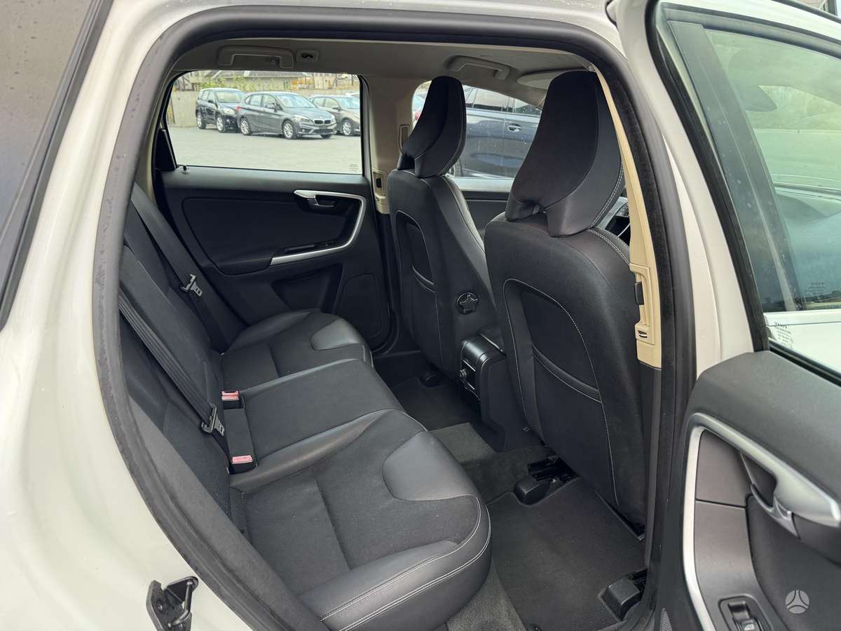 Volvo XC60 2009 — photo 10