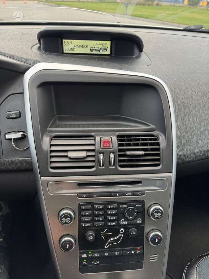 Volvo XC60 2009 — photo 13