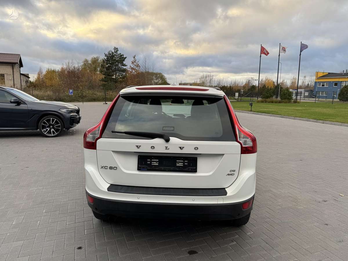 Volvo XC60 2009 — engine 2400 cm³, 185 HP (136kW)