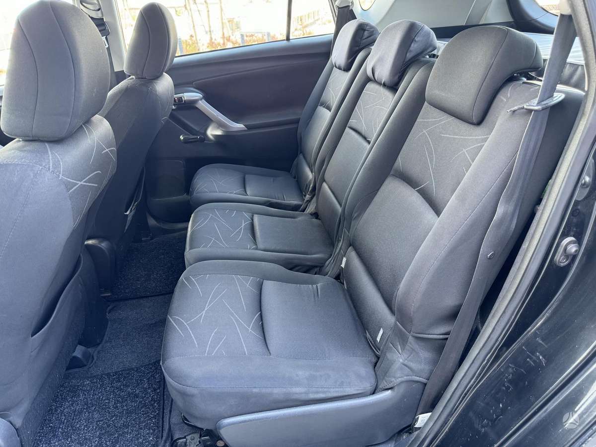 Toyota Verso 2011 — photo 10