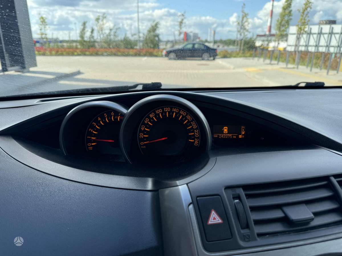 Toyota Verso 2011 — photo 15