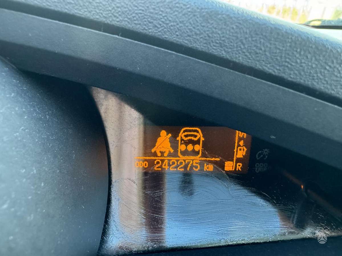 Toyota Verso 2011 — photo 16