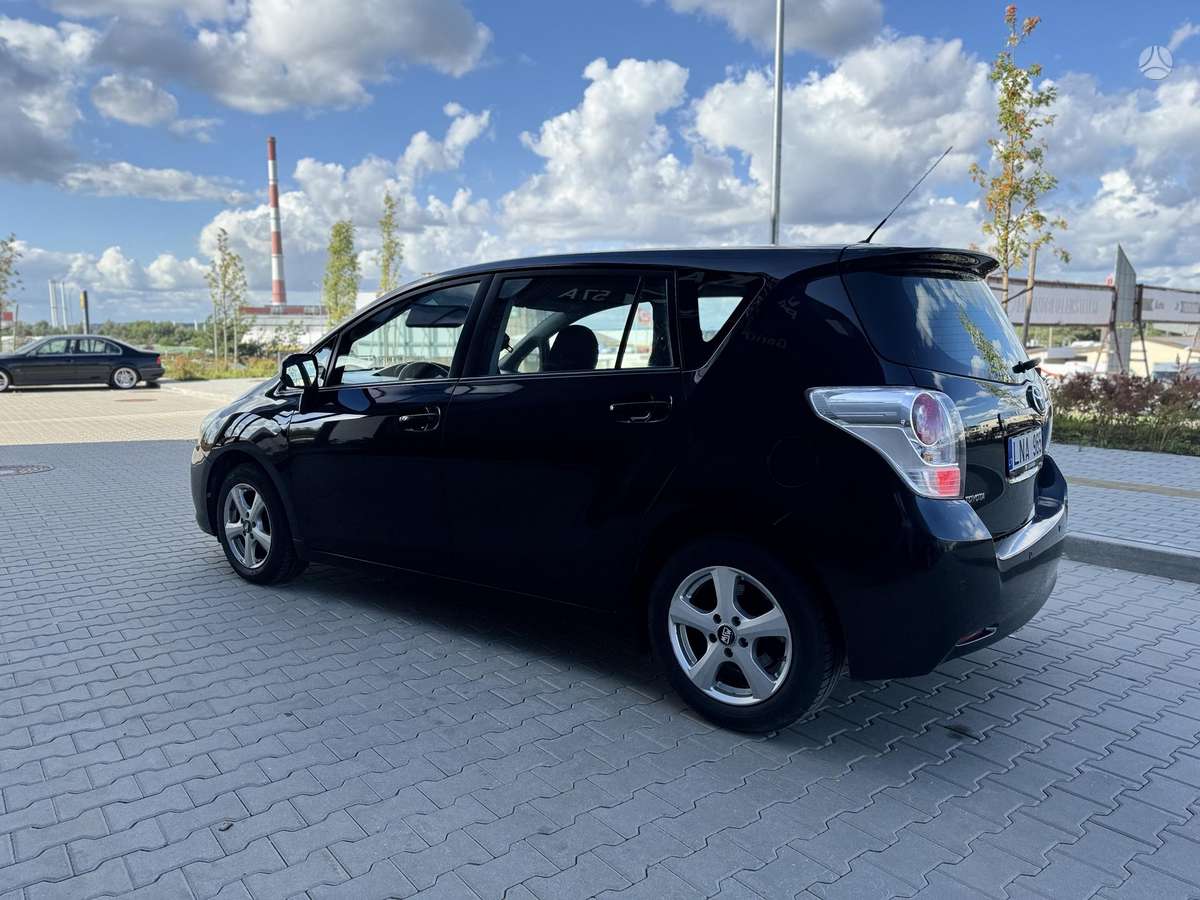 Toyota Verso 2011 — photo 7