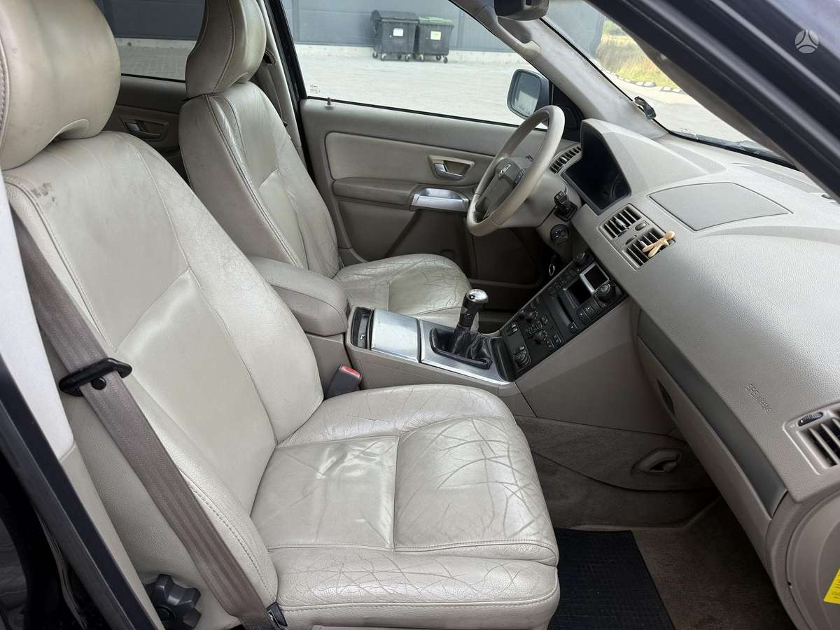 Volvo XC90 2005 — photo 10