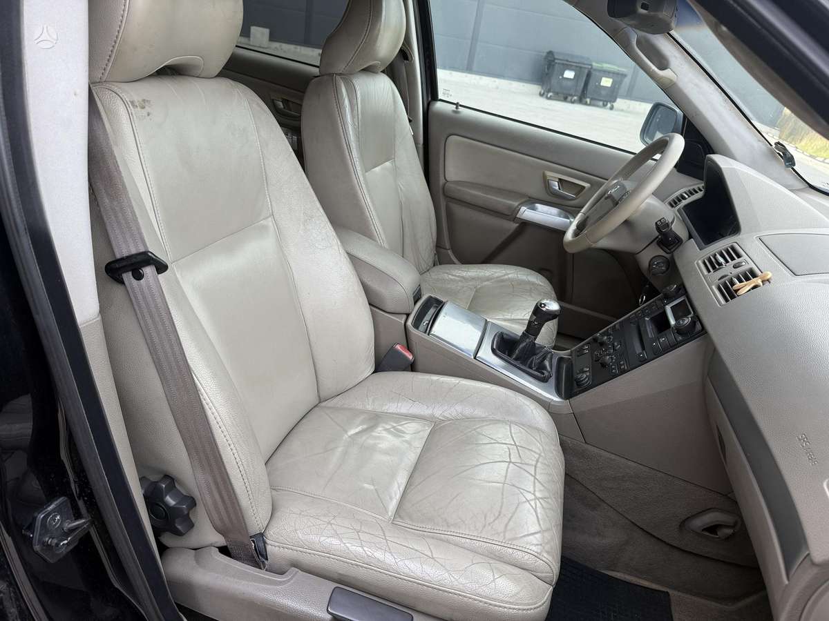 Volvo XC90 2005 — photo 11