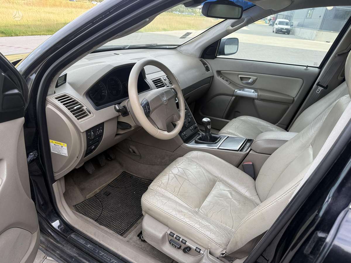 Volvo XC90 2005 — photo 12