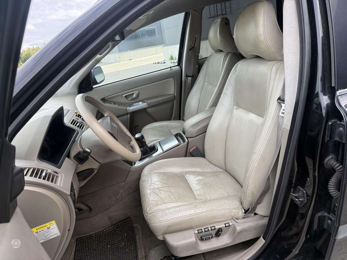 Volvo XC90 2005 — photo 14