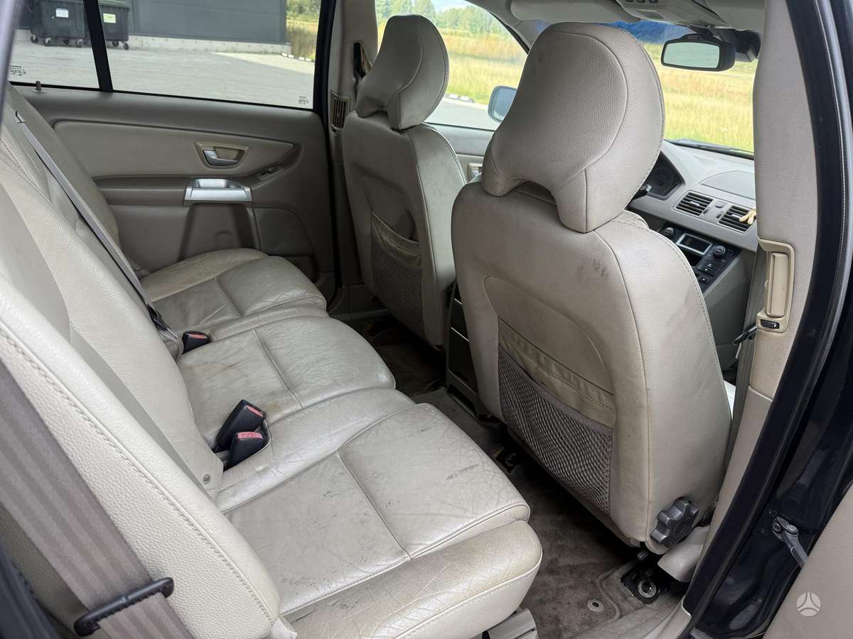 Volvo XC90 2005 — photo 17